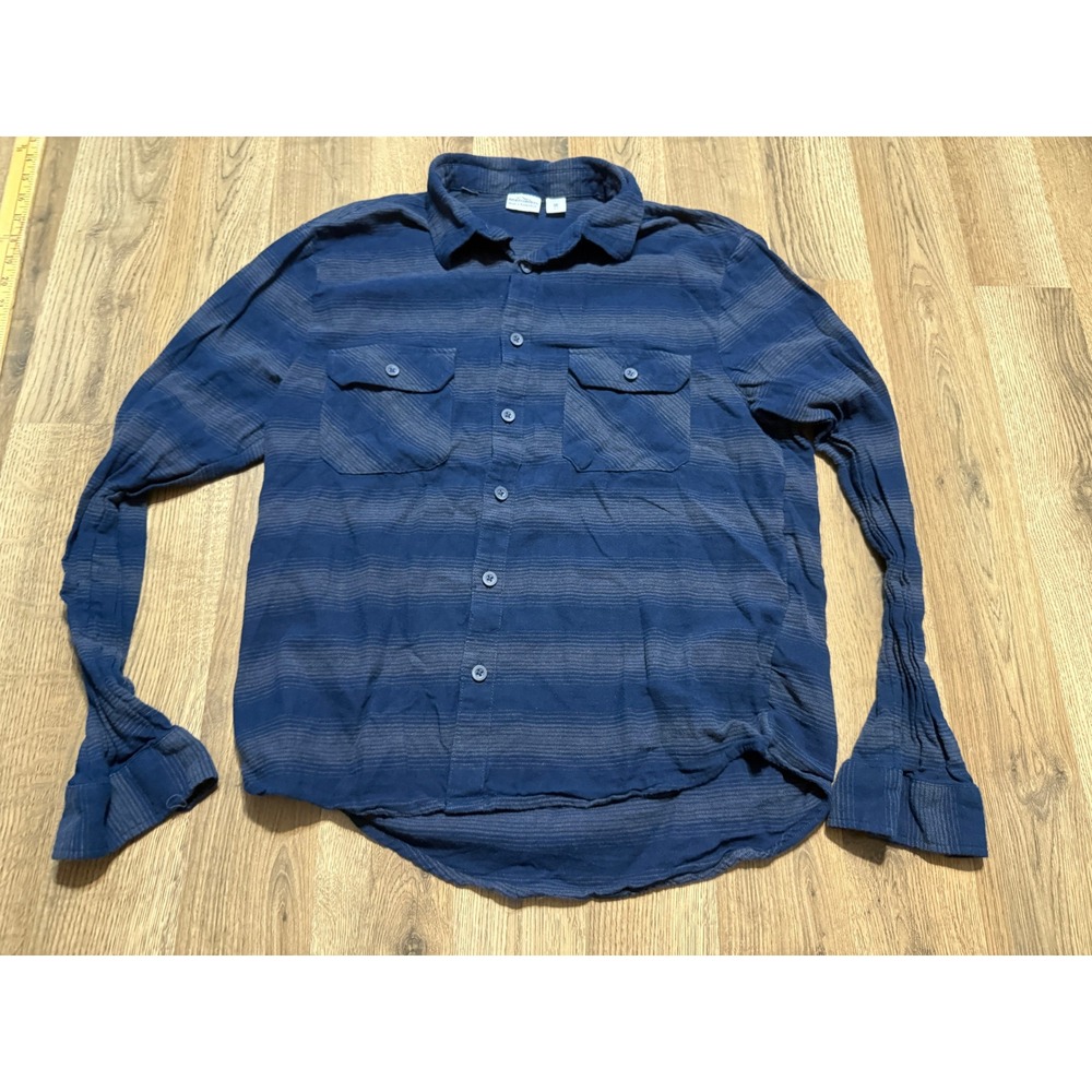 Adventuridge Shirt Men's Size Medium Blue Gray Button Up Long Sleeve Pockets